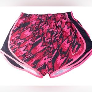 Women’s Nike DriFit active shorts medium